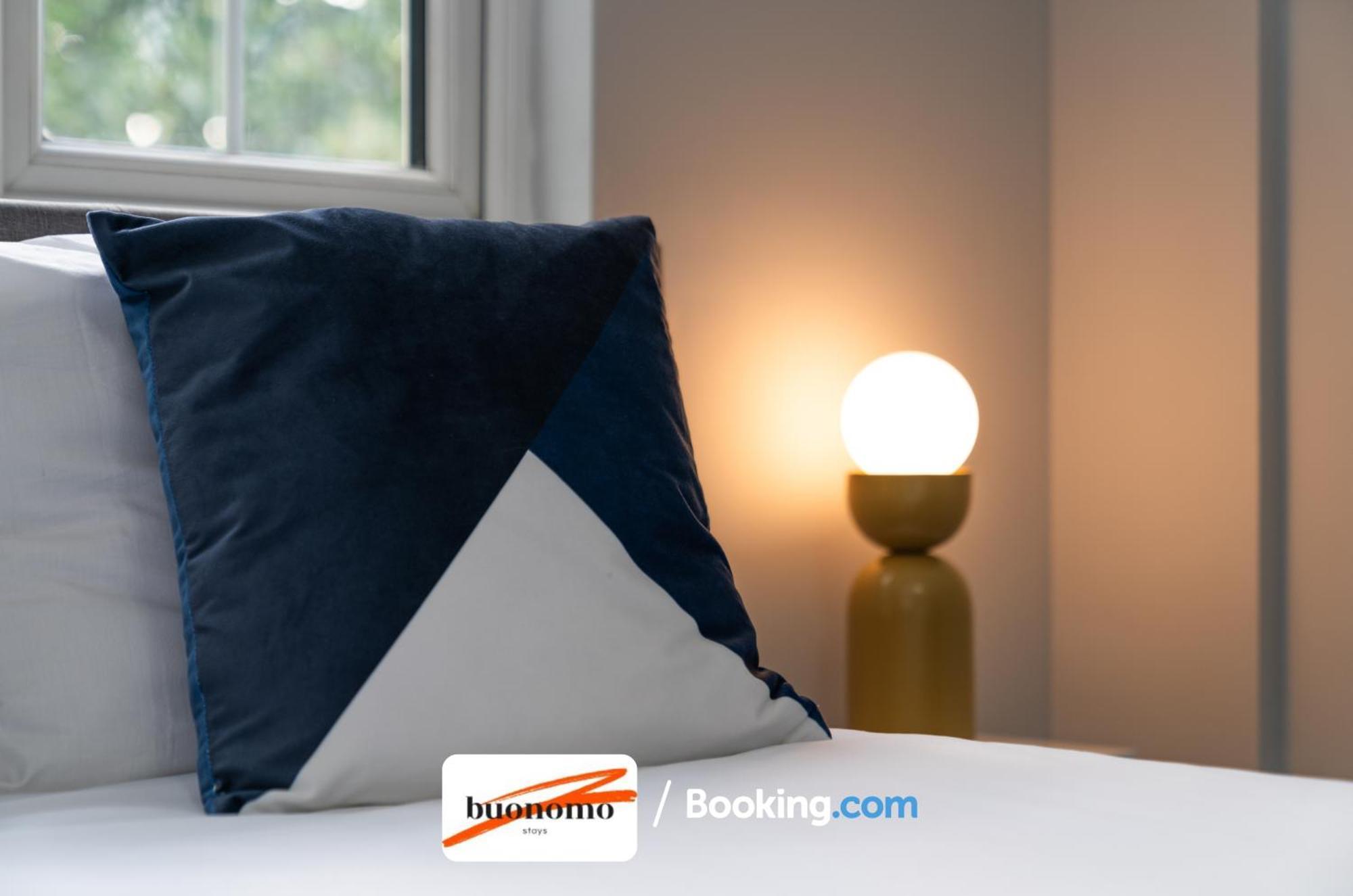 Two Bedroom Apartment By Buonomo Stays Short Lets & Serviced Accommodation With Balcony Лондон Екстериор снимка