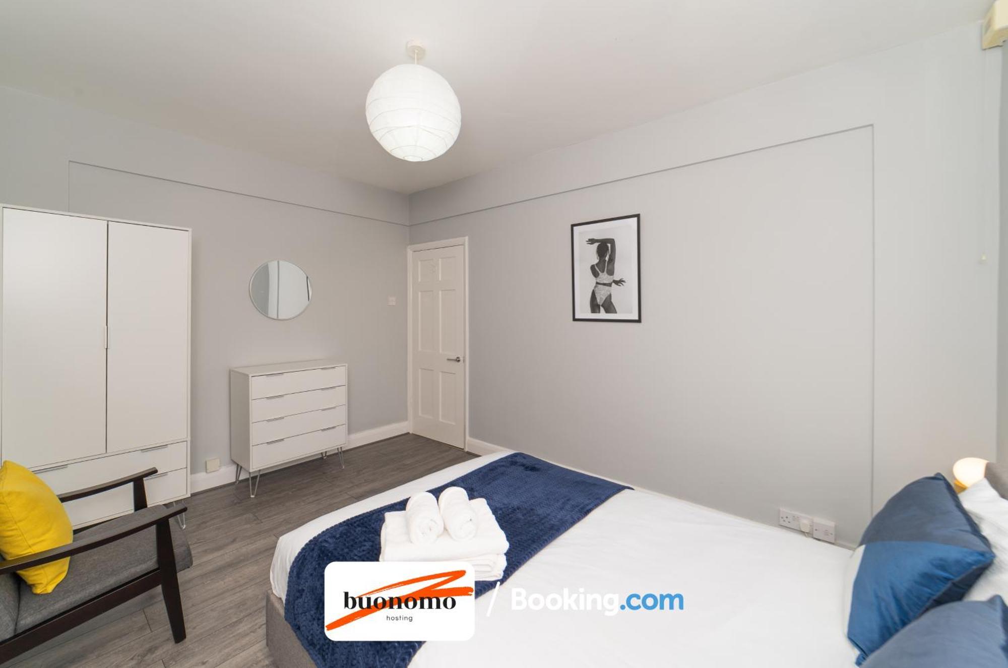 Two Bedroom Apartment By Buonomo Stays Short Lets & Serviced Accommodation With Balcony Лондон Екстериор снимка